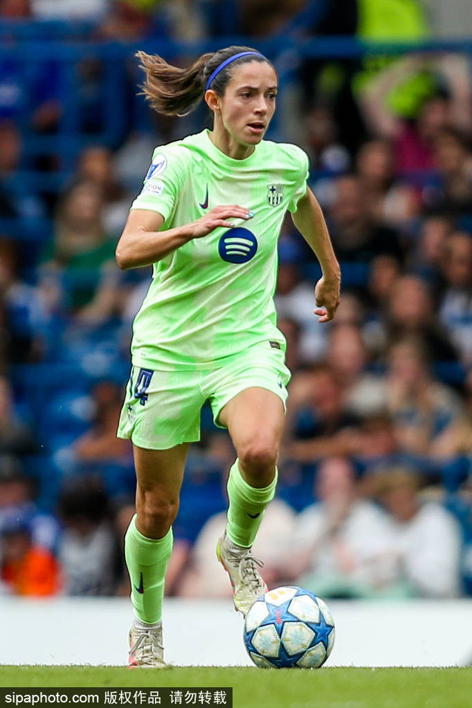 2分钟闪击！艾塔娜引爆诺坎普姐妹篇，巴萨女足剑指欧冠与阿森纳巅峰对决！