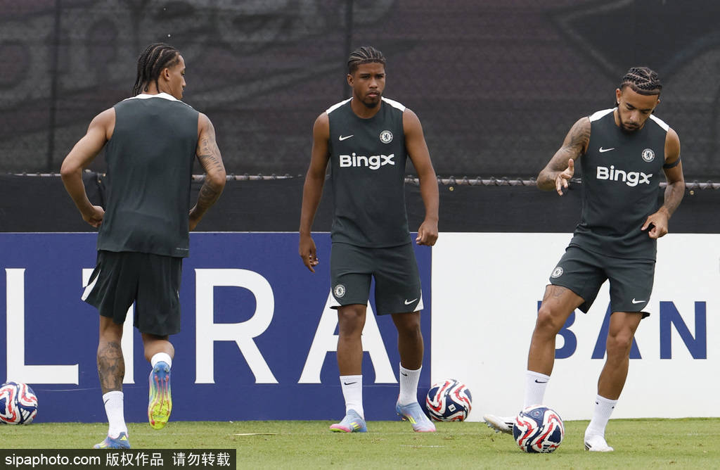 夏季转会市场三大焦点：切尔西追西蒙斯，尤文锁定穆阿尼，沙特砸重金抢伊萨克